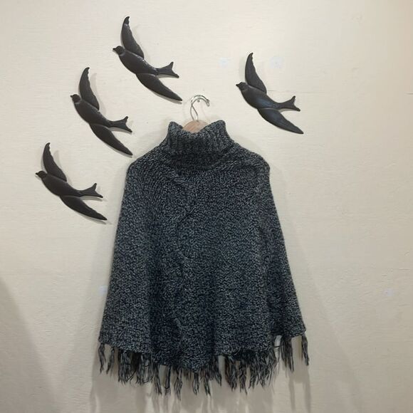 Buffalo David Bitton Wool Blend Embroidered Black Knit Poncho Cape Fringe - S - Picture 2 of 8